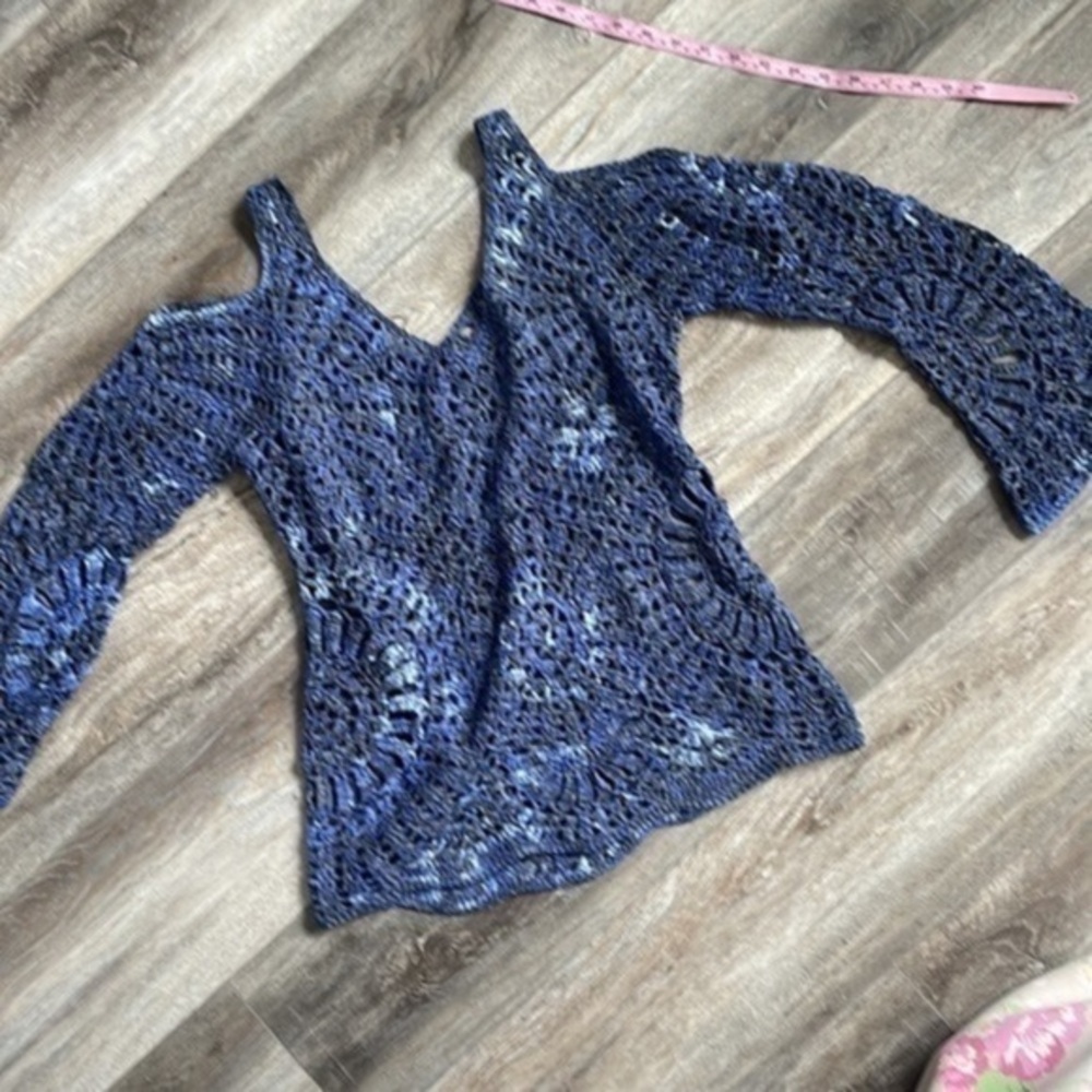 Inc sweater size medium shade of blue cold shoulder